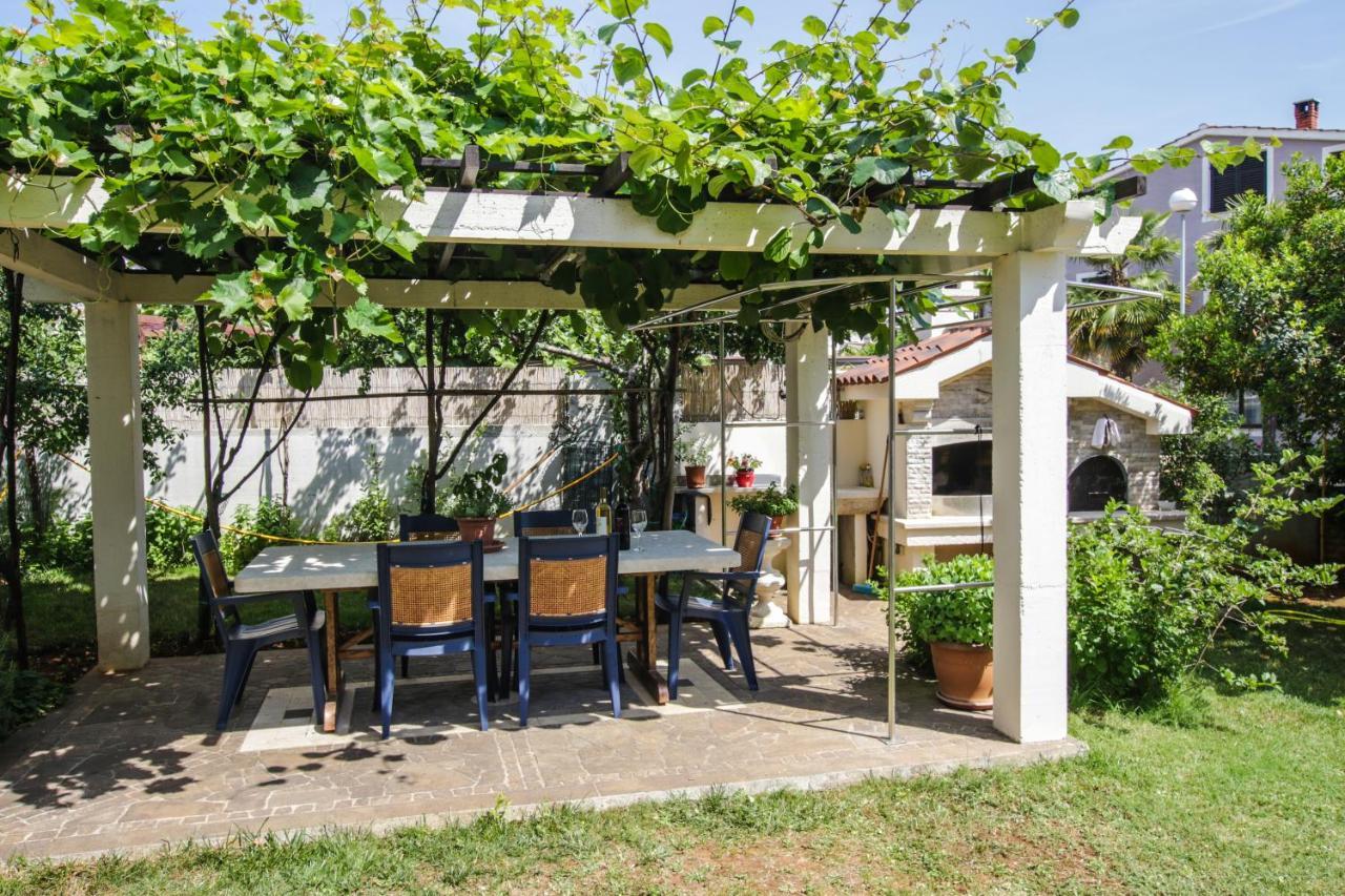 Apartments Cvitan 1. Floor Пореч Екстериор снимка