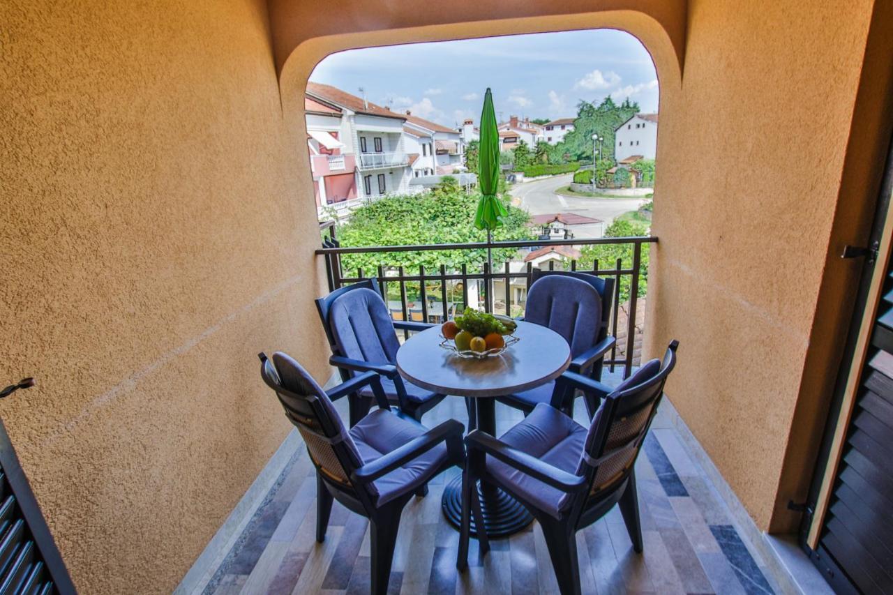 Apartments Cvitan 1. Floor Пореч Екстериор снимка